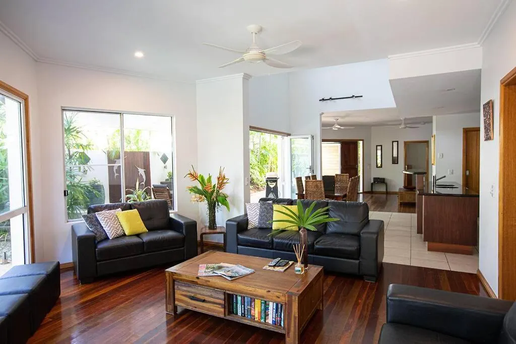 Villa Four Mile Beach Retreat Port Douglas Avustralya