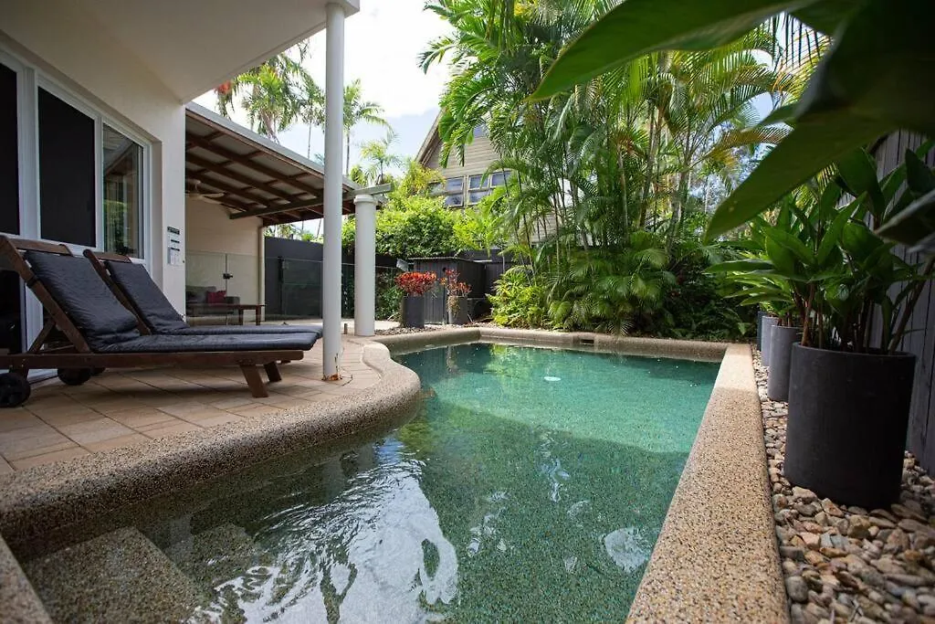 Four Mile Beach Retreat Port Douglas 0*,  Avustralya